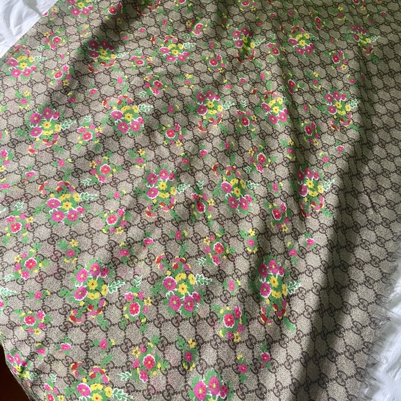 Gucci Accessories - Gucci floral scarf